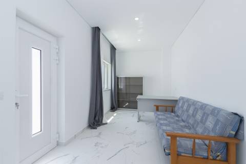 Moradia T4 isolada, completamente renovada, com piscina, no Rasmalho, Portimão