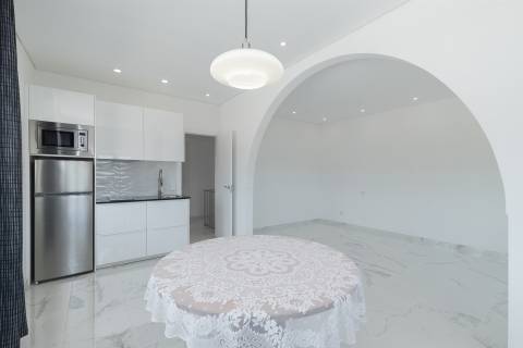 Moradia T4 isolada, completamente renovada, com piscina, no Rasmalho, Portimão