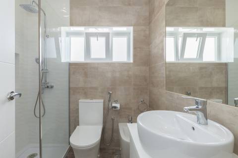 Moradia T4 isolada, completamente renovada, com piscina, no Rasmalho, Portimão