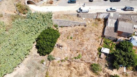 Terreno com projeto para moradia T3 moderna em Alvor — Portimão, Algarve