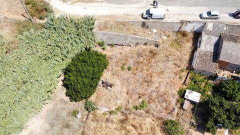 Terreno com projeto para moradia T3 moderna em Alvor — Portimão, Algarve