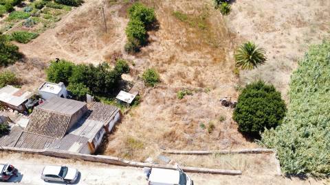 Terreno com projeto para moradia T3 moderna em Alvor — Portimão, Algarve