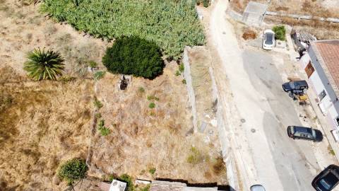 Terreno com projeto para moradia T3 moderna em Alvor — Portimão, Algarve