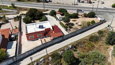 Moradia V2+1, Pêra, Armação de Pêra, terreno para piscina e cultivo, garagem