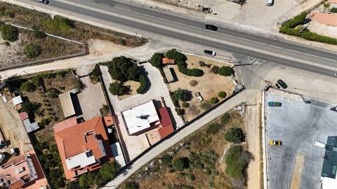 Moradia V2+1, Pêra, Armação de Pêra, terreno para piscina e cultivo, garagem