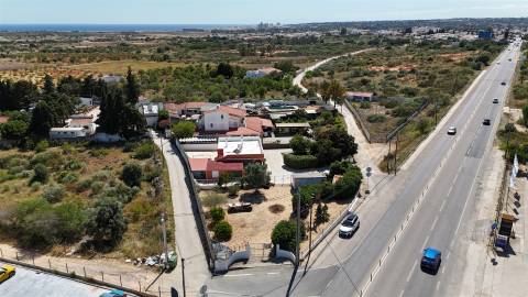 Moradia V2+1, Pêra, Armação de Pêra, terreno para piscina e cultivo, garagem