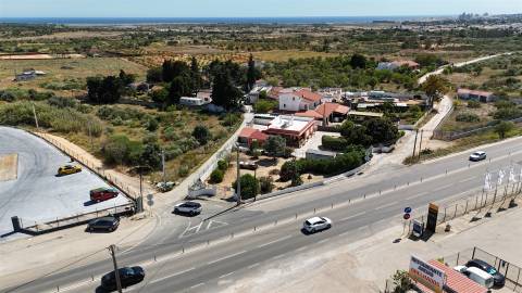 Moradia V2+1, Pêra, Armação de Pêra, terreno para piscina e cultivo, garagem