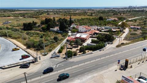 Moradia V2+1, Pêra, Armação de Pêra, terreno para piscina e cultivo, garagem