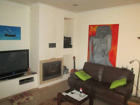 Moradia V2+1, Pêra, Armação de Pêra, terreno para piscina e cultivo, garagem