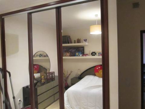 Moradia V2+1, Pêra, Armação de Pêra, terreno para piscina e cultivo, garagem