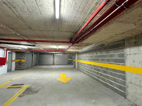 Garagens Box Privadas na Zona Ribeirinha de Portimão