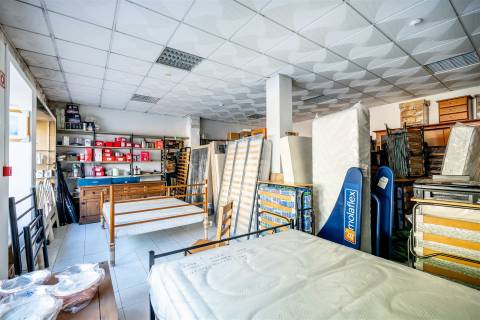 Viva onde a História encontra o Futuro – Prédio no Centro Histórico de Lagoa, Algarve