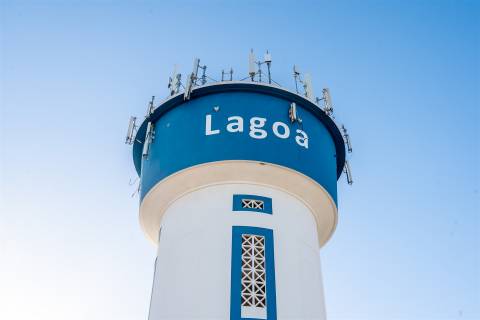 Viva onde a História encontra o Futuro – Prédio no Centro Histórico de Lagoa, Algarve