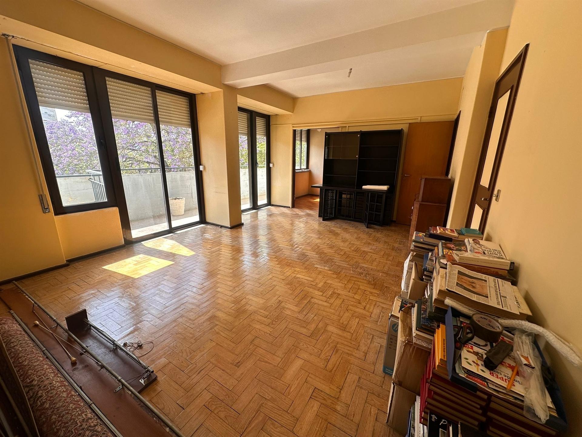 &#127969; Apartamento T4 nos Olivais – Espaço, Potencial e Localização Privilegiada!