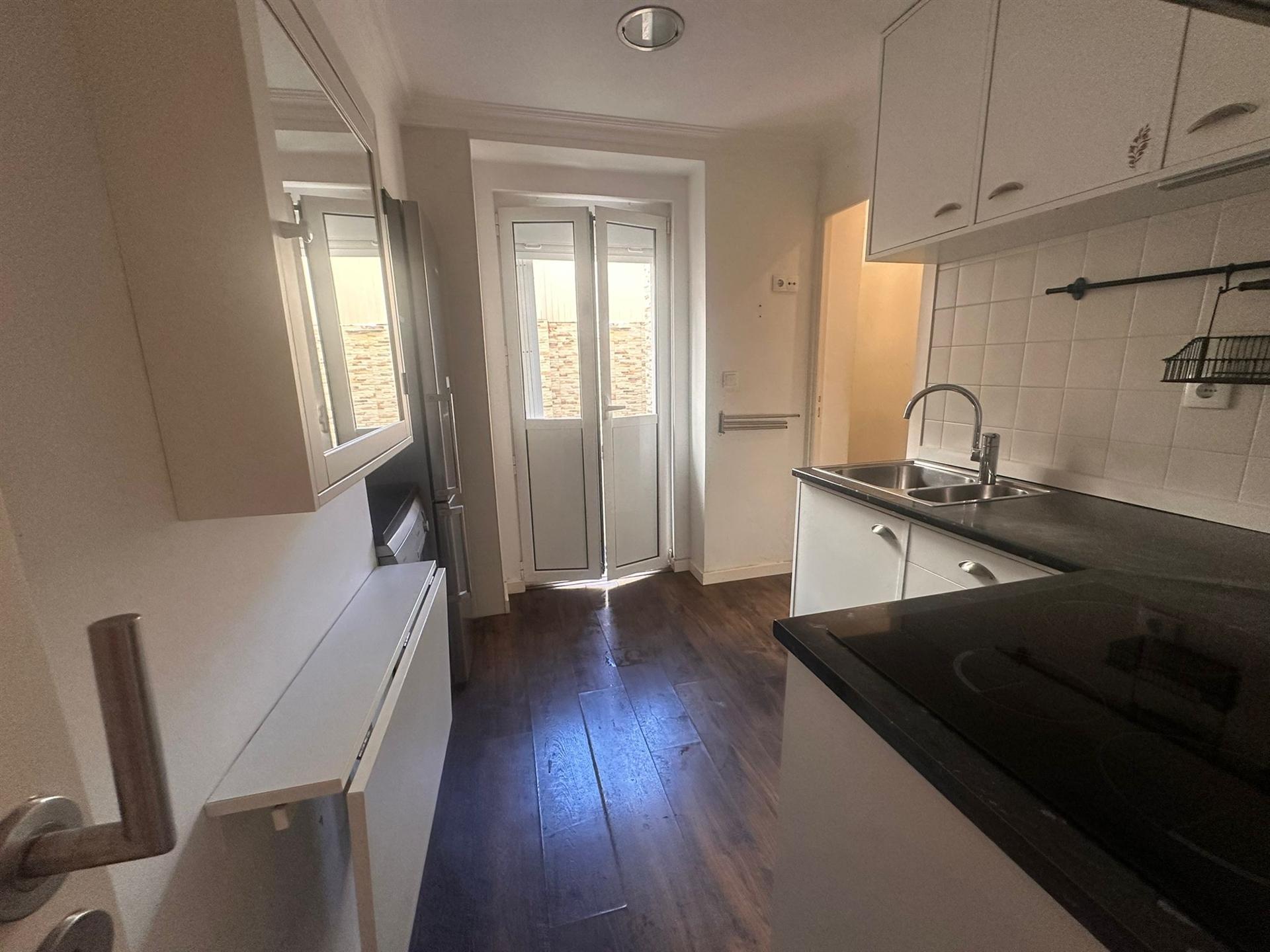 Apartamento T2 com Terraço e Vista Palácio da Ajuda
