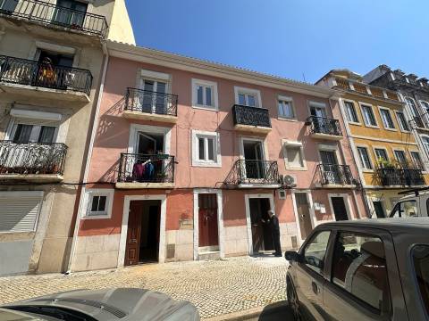 Apartamento T2 Remodelado no Coração de Lisboa