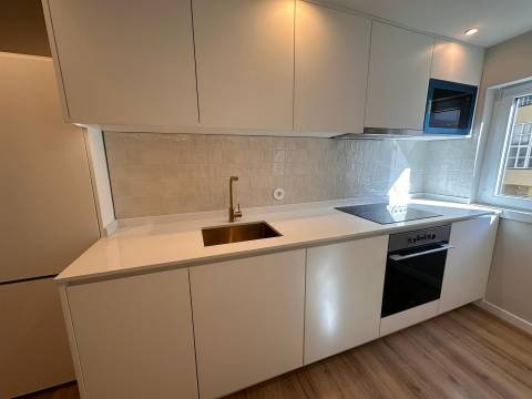 Apartamento T2 Remodelado no Coração de Lisboa