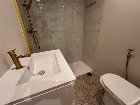 Apartamento T2 Remodelado no Coração de Lisboa