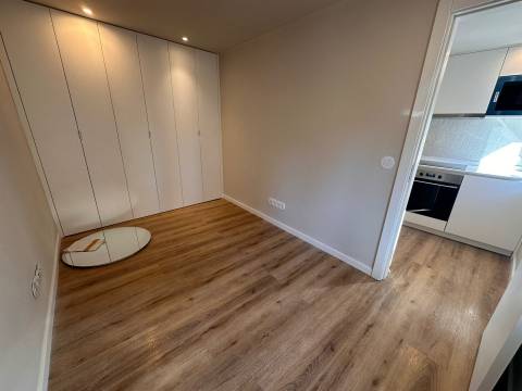 Apartamento T2 Remodelado no Coração de Lisboa