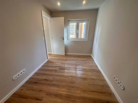 Apartamento T2 Remodelado no Coração de Lisboa