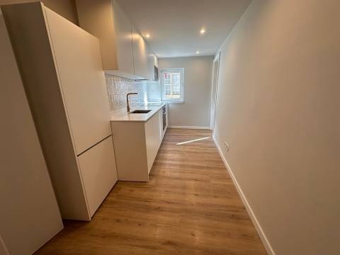 Apartamento T2 Remodelado no Coração de Lisboa