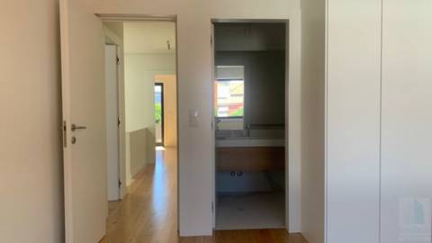 Moradia T4 Venda em Cedofeita, Santo Ildefonso, Sé, Miragaia, São Nicolau e Vitória,Porto