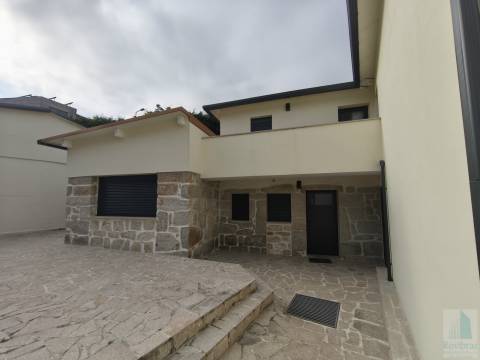 Moradia T3 Arrendamento em Custóias, Leça do Balio e Guifões,Matosinhos