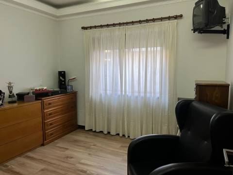 Moradia Isolada T4 Venda em Requião,Vila Nova de Famalicão