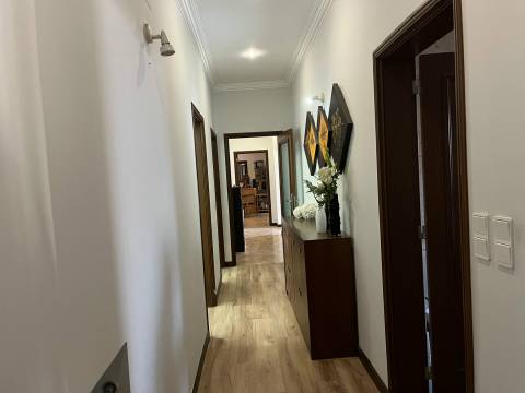 Moradia Isolada T4 Venda em Requião,Vila Nova de Famalicão