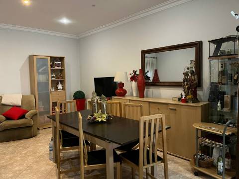 Moradia Isolada T4 Venda em Requião,Vila Nova de Famalicão