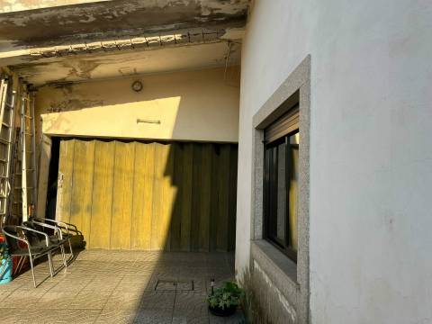 Moradia Isolada T4 Venda em Requião,Vila Nova de Famalicão