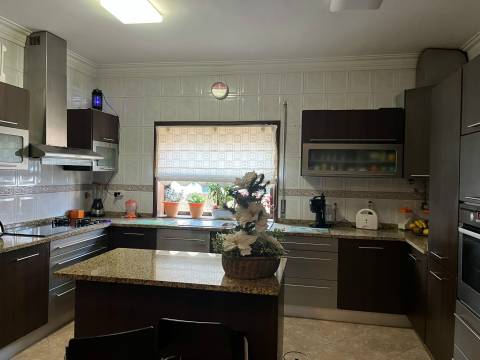 Moradia Isolada T4 Venda em Requião,Vila Nova de Famalicão