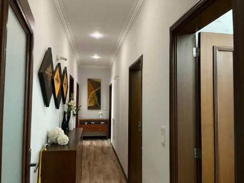 Moradia Isolada T4 Venda em Requião,Vila Nova de Famalicão