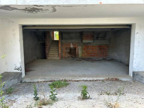 Moradia Geminada T4 Venda em Oliveira do Douro,Vila Nova de Gaia