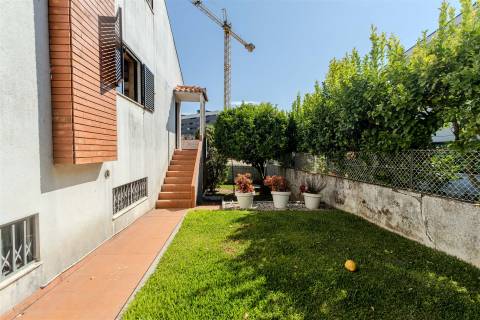 Moradia T5 Venda em Vila Nova de Famalicão e Calendário,Vila Nova de Famalicão