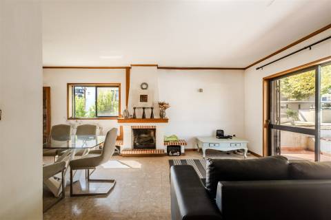 Moradia T5 Venda em Vila Nova de Famalicão e Calendário,Vila Nova de Famalicão