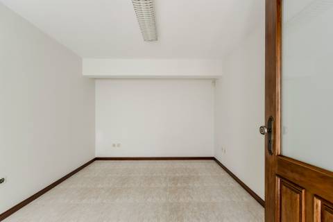 Moradia T4 Venda em Vila Nova de Famalicão e Calendário,Vila Nova de Famalicão