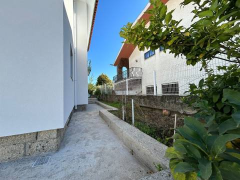 Moradia Isolada T3 Venda em Mafamude e Vilar do Paraíso,Vila Nova de Gaia