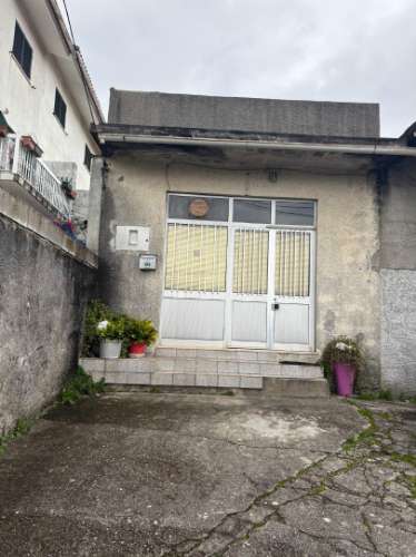 Loja  Venda em Vila Nova de Famalicão e Calendário,Vila Nova de Famalicão