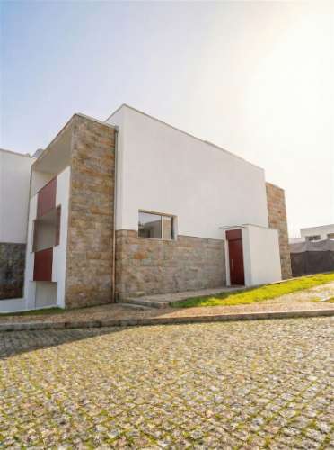 Moradia Geminada T4 Venda em Oliveira do Douro,Vila Nova de Gaia