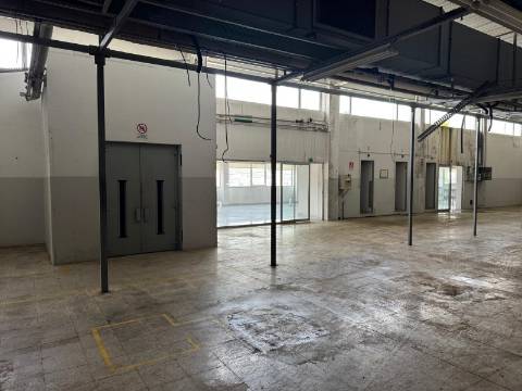 Armazém  Venda em Mogege,Vila Nova de Famalicão