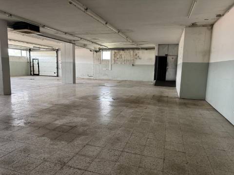 Armazém  Venda em Mogege,Vila Nova de Famalicão