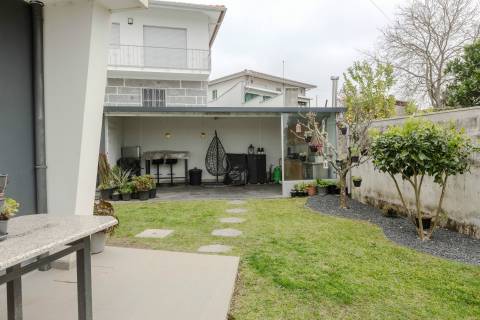 Moradia T3 Venda em Pousada de Saramagos,Vila Nova de Famalicão