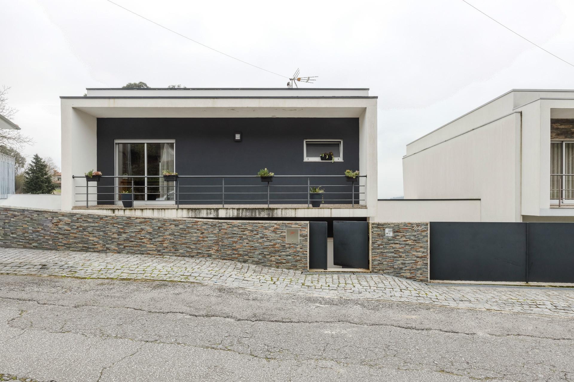 Moradia T3 Venda em Pousada de Saramagos,Vila Nova de Famalicão