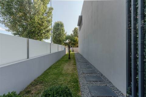 Moradia Geminada T3 Venda em Arnoso (Santa Maria e Santa Eulália) e Sezures,Vila Nova de Famalicão