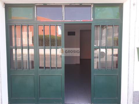 Loja T1 Venda em Almodôvar e Graça dos Padrões,Almodôvar