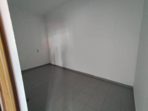 Loja T1 Venda em Almodôvar e Graça dos Padrões,Almodôvar