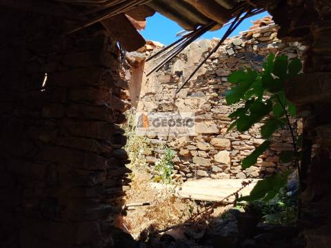 Moradia para Restaurar T2 Venda em Ameixial,Loulé