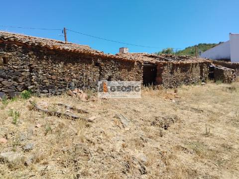 Moradia para Restaurar T2 Venda em Ameixial,Loulé