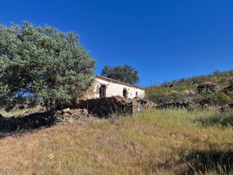 Moradia para Restaurar T2 Venda em Ameixial,Loulé